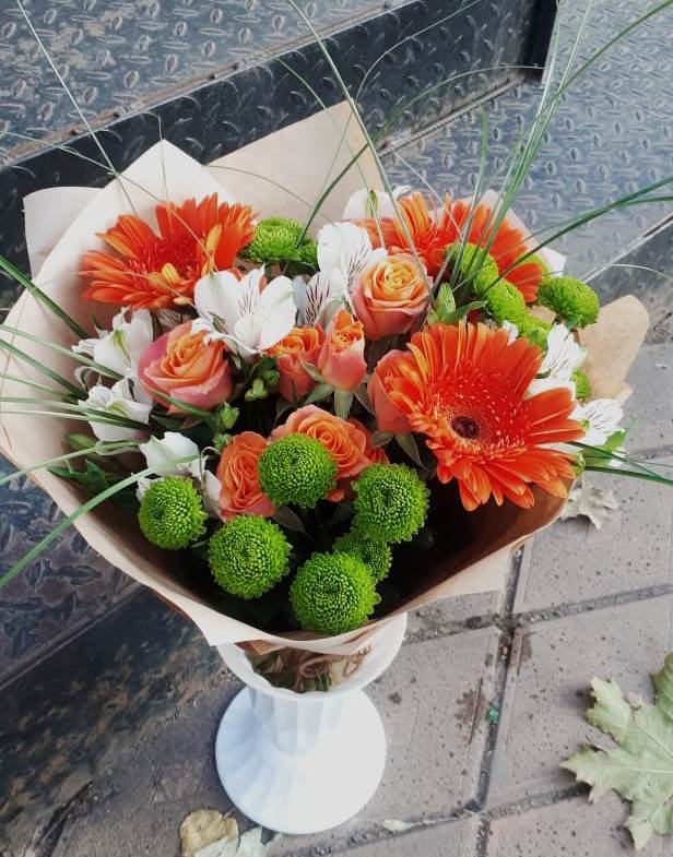 Букет цветов из: Герберы, Хризантемы, Альстромерии и Розы в Гофицком