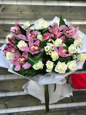 Букет цветов из: Розы и Хризантемы в Гофицком