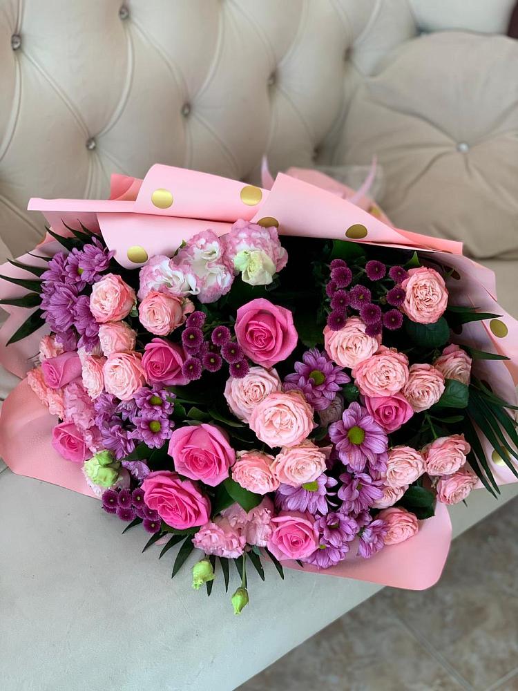 Букет цветов из: Хризантемы, Розы и Лизиантусы в Гофицком