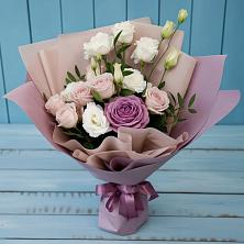 Букет цветов из:  Розы и Лизиантусы в Гофицком