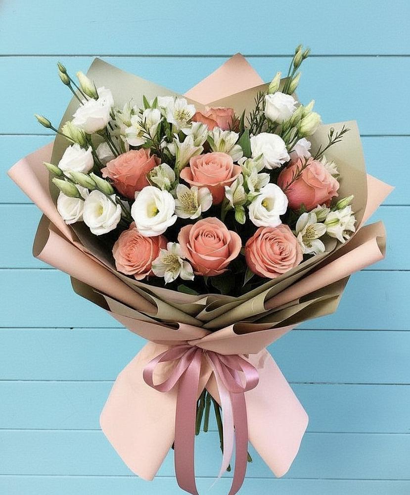 Букет цветов из: Розы, Альстромерии и Лизиантусы в Гофицком