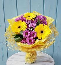 Букет цветов из:  Хризантемы и Герберы в Гофицком