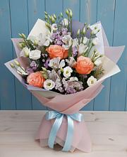 Букет цветов из:  Лизиантусы, Розы, Альстромерии и Гипсофила в Гофицком