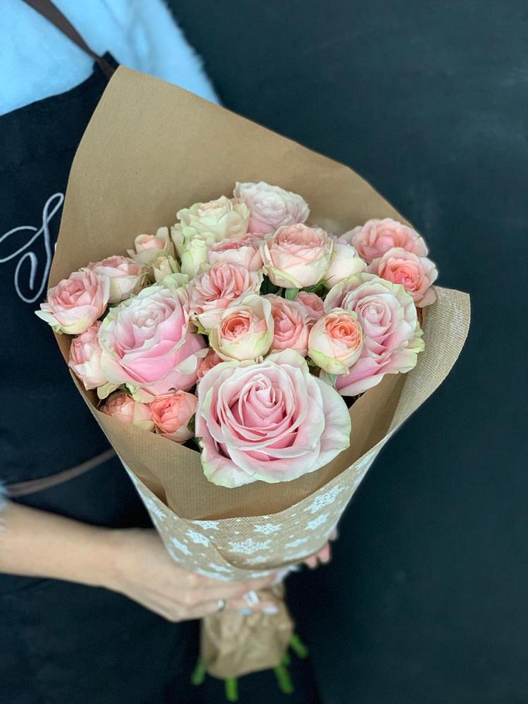 Букет цветов из: Хризантемы и Розы в Гофицком