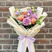 Букет цветов из:  Лизиантусы и Розы #REPLACE_PRED# Гофицком