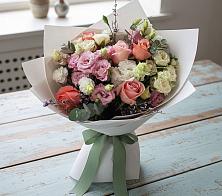 Букет цветов из:  Розы, Лизиантусы и Гвоздики в Гофицком