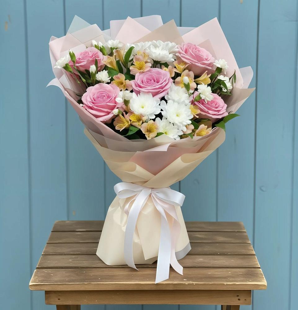 Букет цветов из: Гвоздики, Орхидеи и Розы в Гофицком