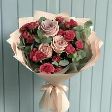 Букет цветов из:  Гвоздики и Розы в Гофицком