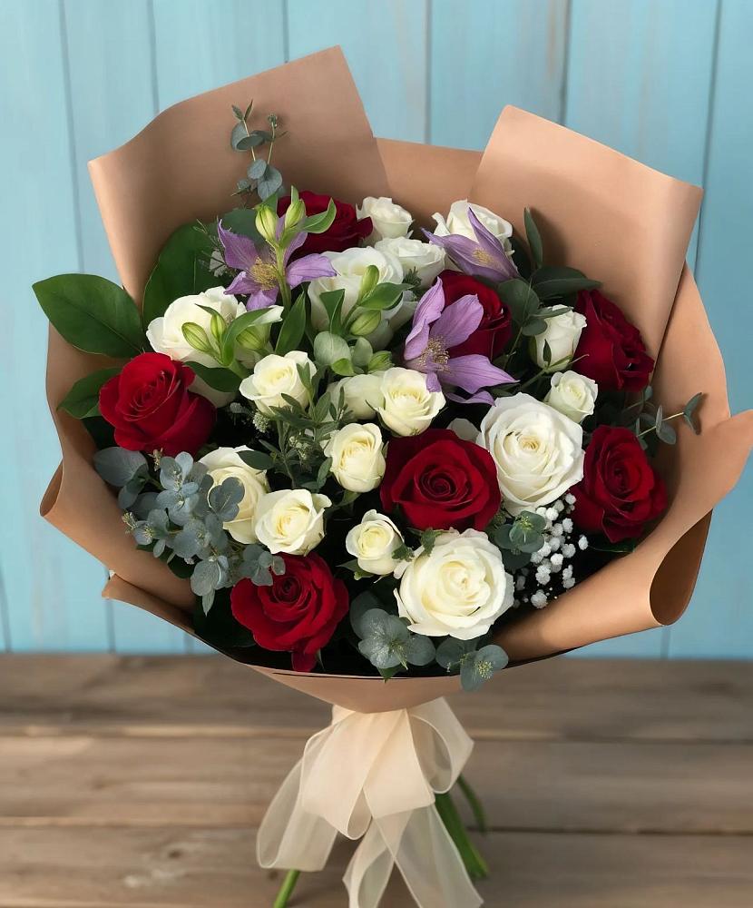 Букет цветов из: Розы и Альстромерии в Гофицком