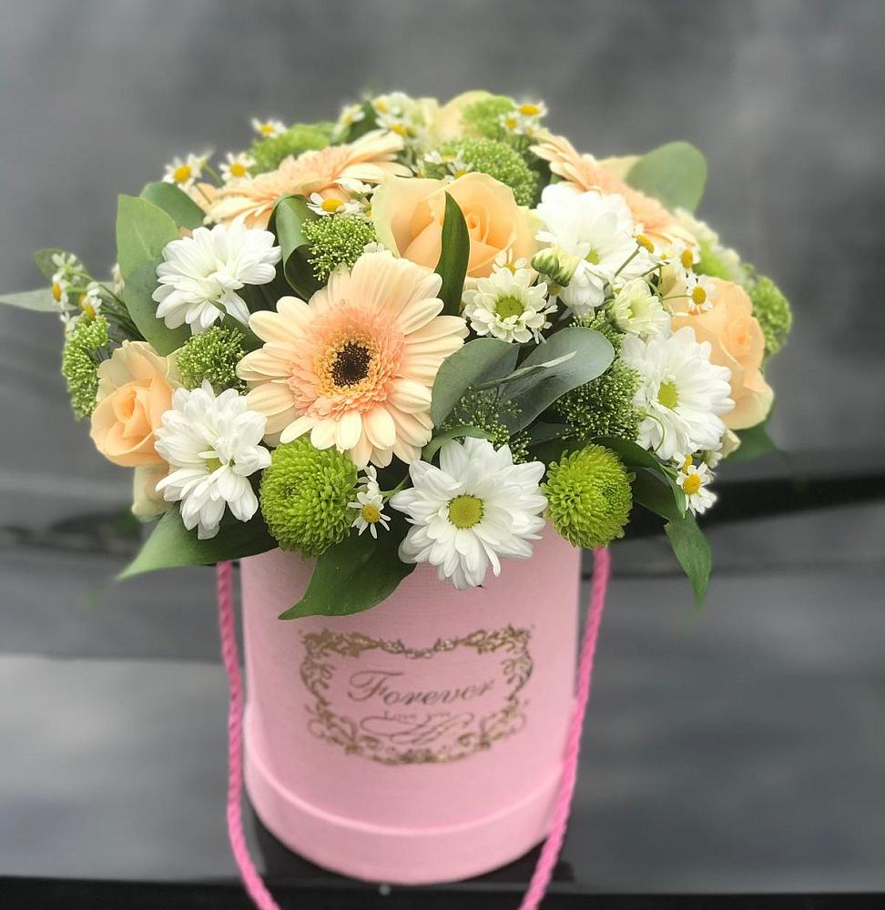 Цветочная композиция из Розы, Герберы и Хризантемы в шляпной коробке в Гофицком