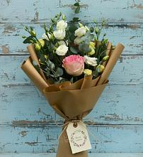 Букет цветов из:  Розы и Лизиантусы в Гофицком