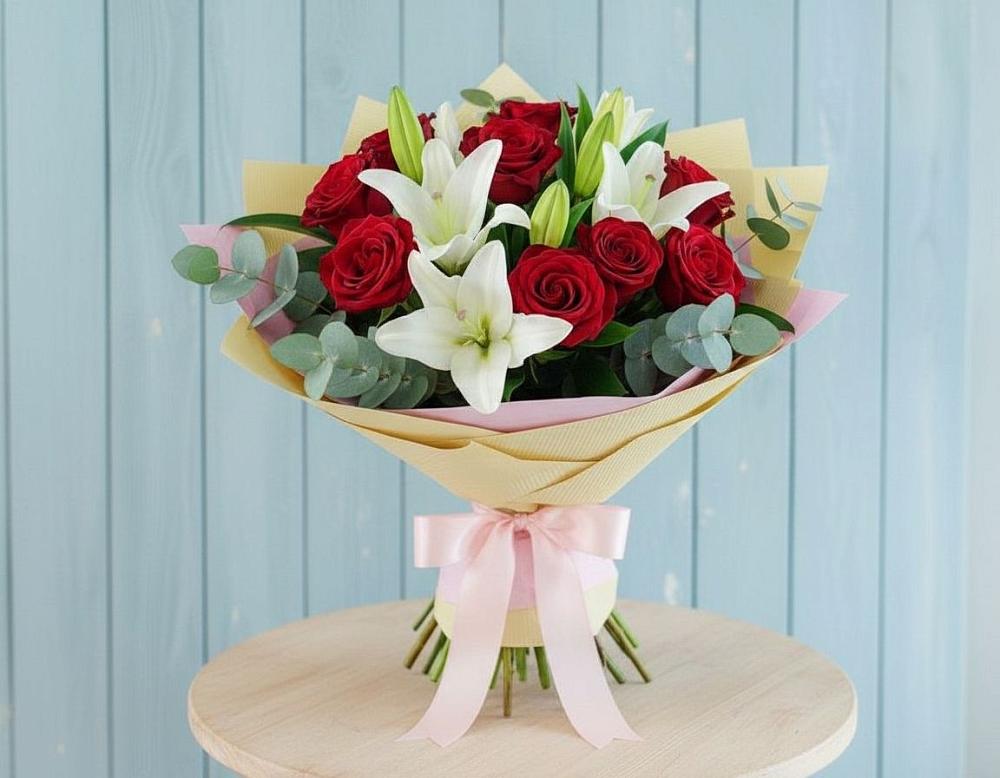 Букет цветов из: Лилии и Розы в Гофицком